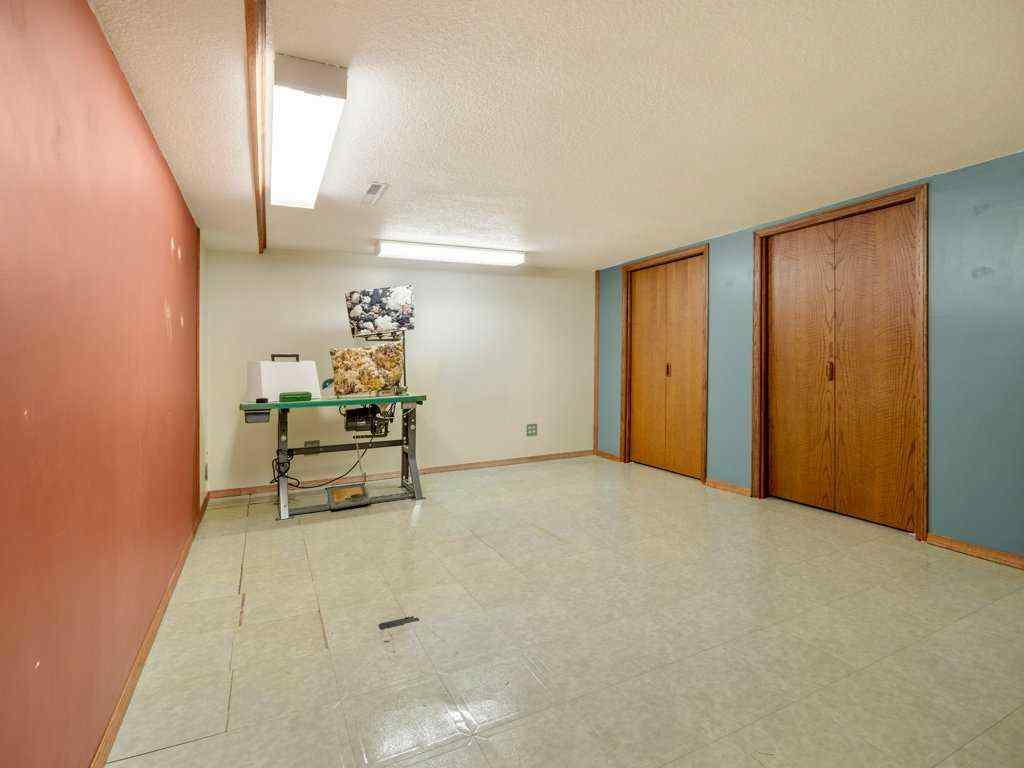 MLS® A2256464 - 82 Pensacola Court W in Varsity Village Lethbridge, Residential
