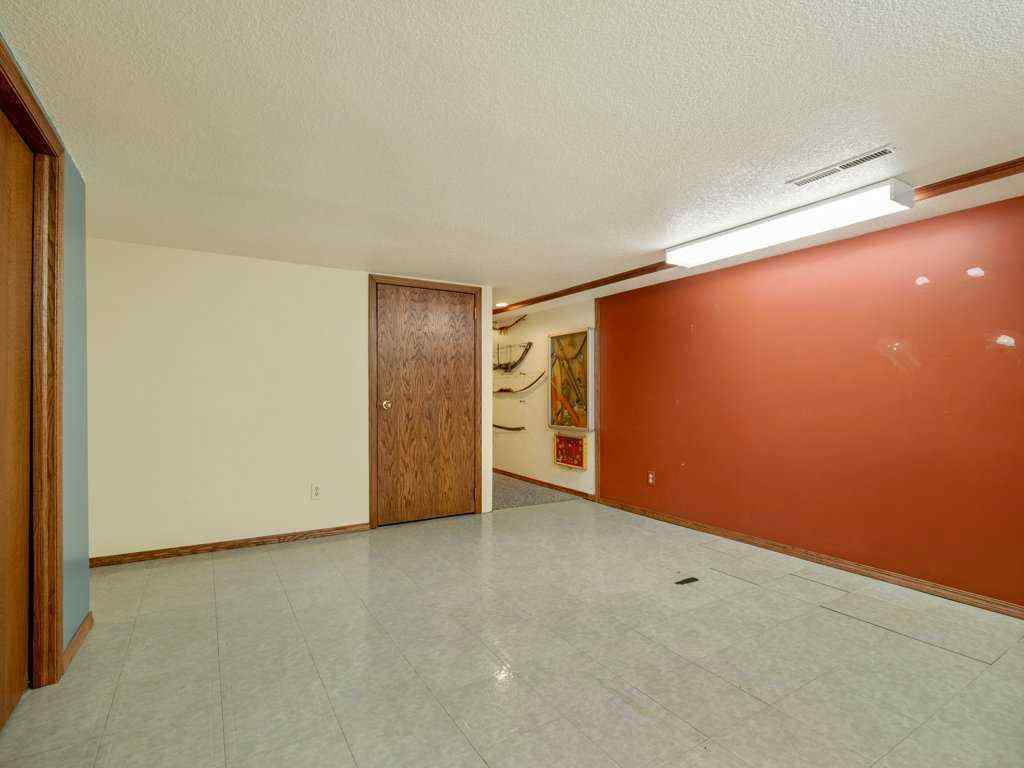 MLS® A2256464 - 82 Pensacola Court W in Varsity Village Lethbridge, Residential