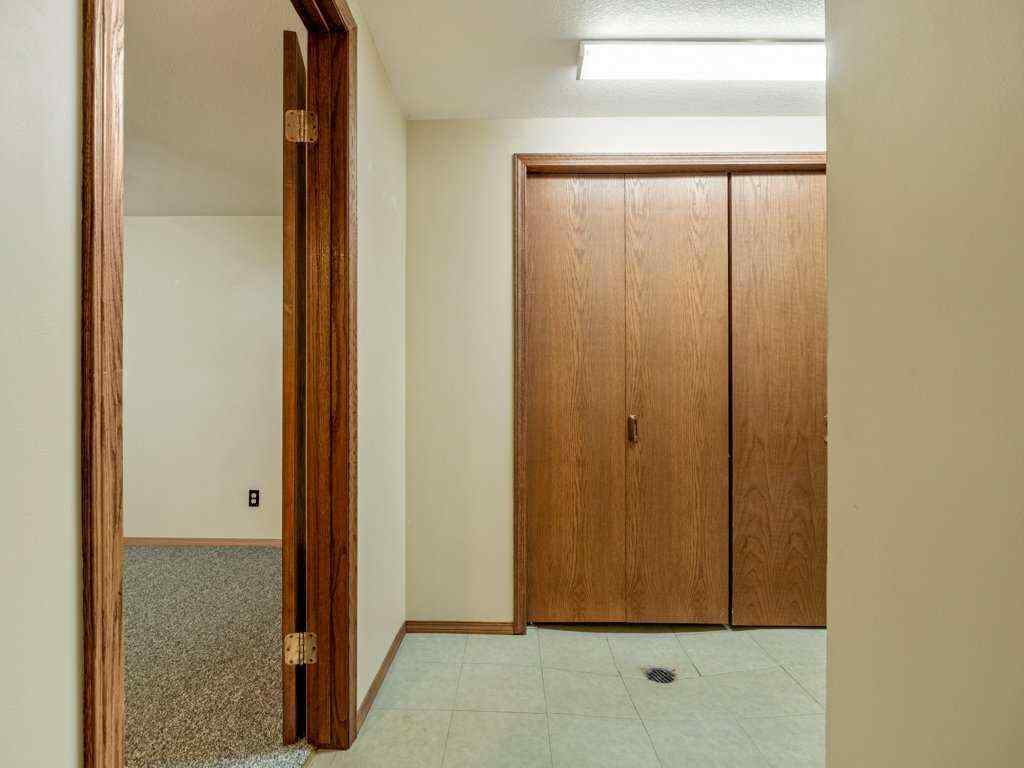 MLS® A2256464 - 82 Pensacola Court W in Varsity Village Lethbridge, Residential