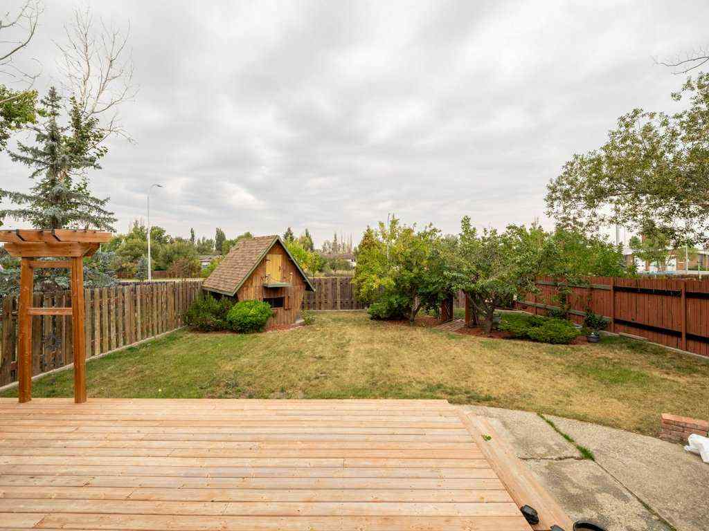 MLS® A2256464 - 82 Pensacola Court W in Varsity Village Lethbridge, Residential