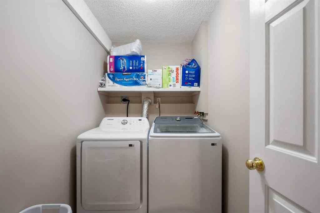 MLS® A2256468 - 358 Hawkstone Drive NW in Hawkwood Calgary, Residential