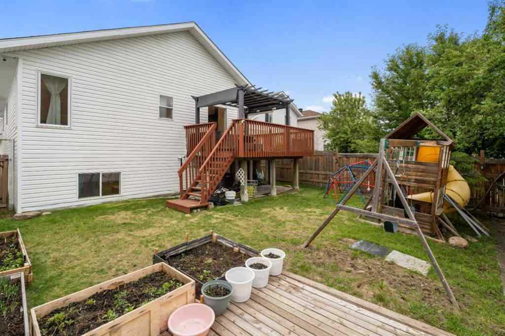 MLS® A2256468 - 358 Hawkstone Drive NW in Hawkwood Calgary, Residential