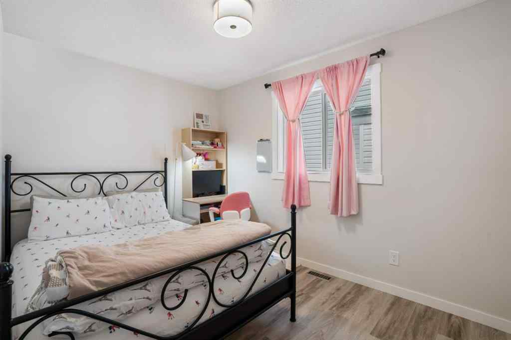 MLS® A2256468 - 358 Hawkstone Drive NW in Hawkwood Calgary, Residential