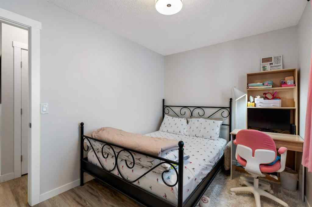 MLS® A2256468 - 358 Hawkstone Drive NW in Hawkwood Calgary, Residential