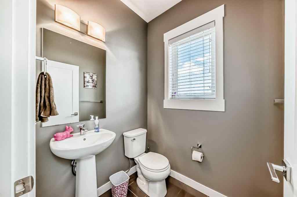 MLS® A2256469 - Unit #10 111 Rainbow Falls Gate  in Rainbow Falls Chestermere, Residential