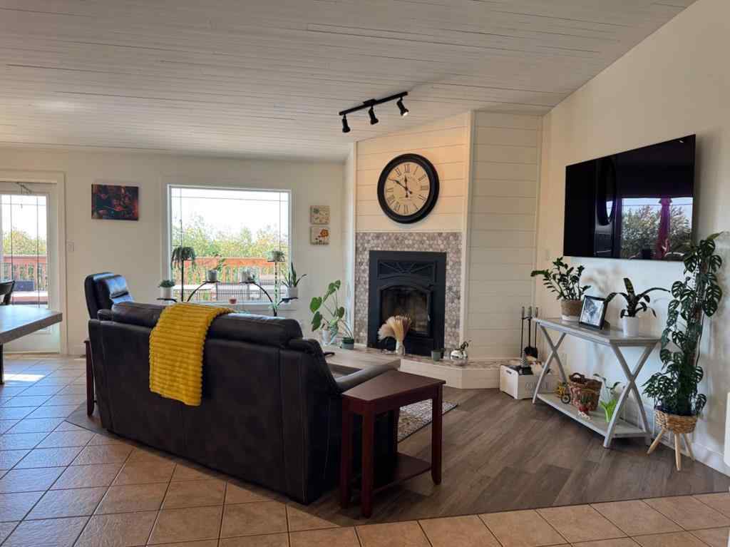 MLS® A2256471 - 814042 HWY 2   in NONE Rural Fairview No. 136, M.D. of, Residential