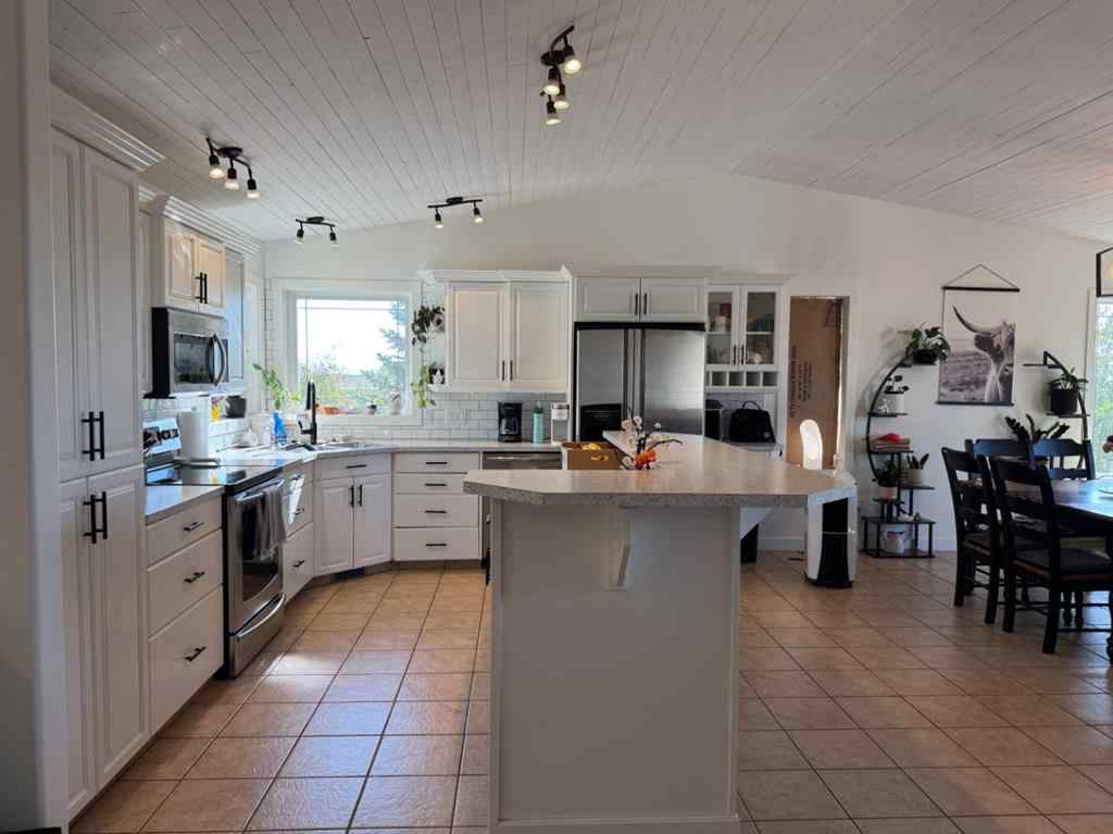 MLS® A2256471 - 814042 HWY 2   in NONE Rural Fairview No. 136, M.D. of, Residential