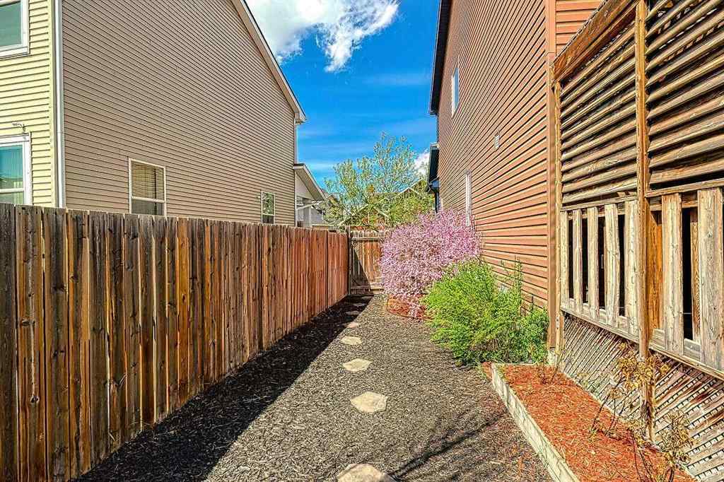 MLS® A2256472 - 709 Hampshire Way NE in Hampton Hills High River, Residential