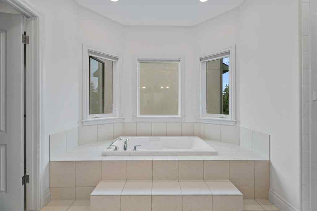 MLS® A2256479 - 18 Aspen Ridge Way SW in Aspen Woods Calgary, Residential