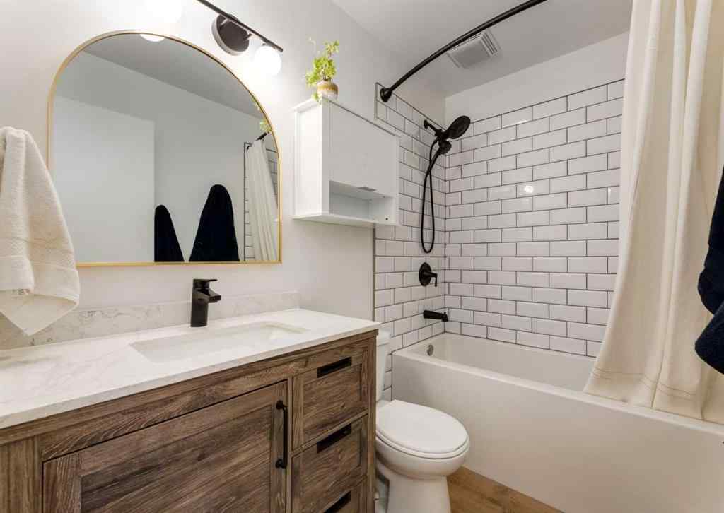 MLS® A2256481 - 727 Sacramento Place SW in Southwood Calgary, Residential