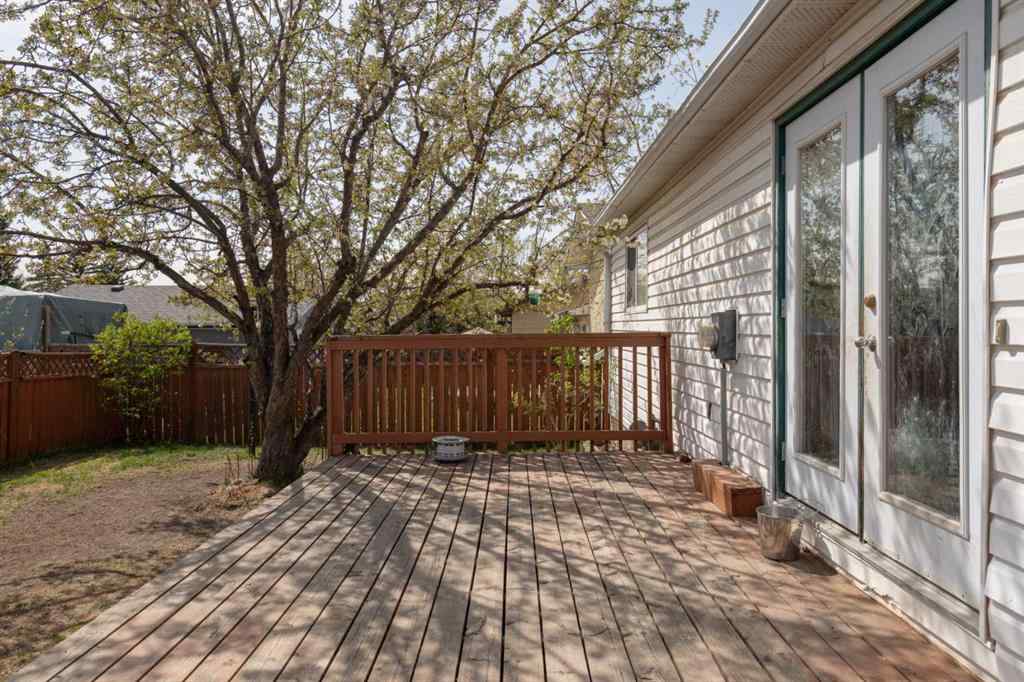 MLS® A2256493 - 41 Alpine Crescent SE in Airdrie Meadows Airdrie, Residential