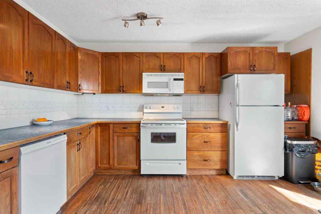 MLS® A2256493 - 41 Alpine Crescent SE in Airdrie Meadows Airdrie, Residential