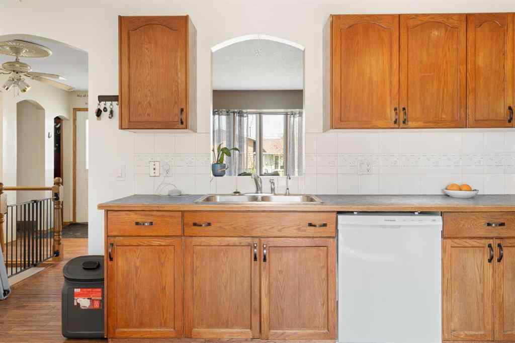MLS® A2256493 - 41 Alpine Crescent SE in Airdrie Meadows Airdrie, Residential