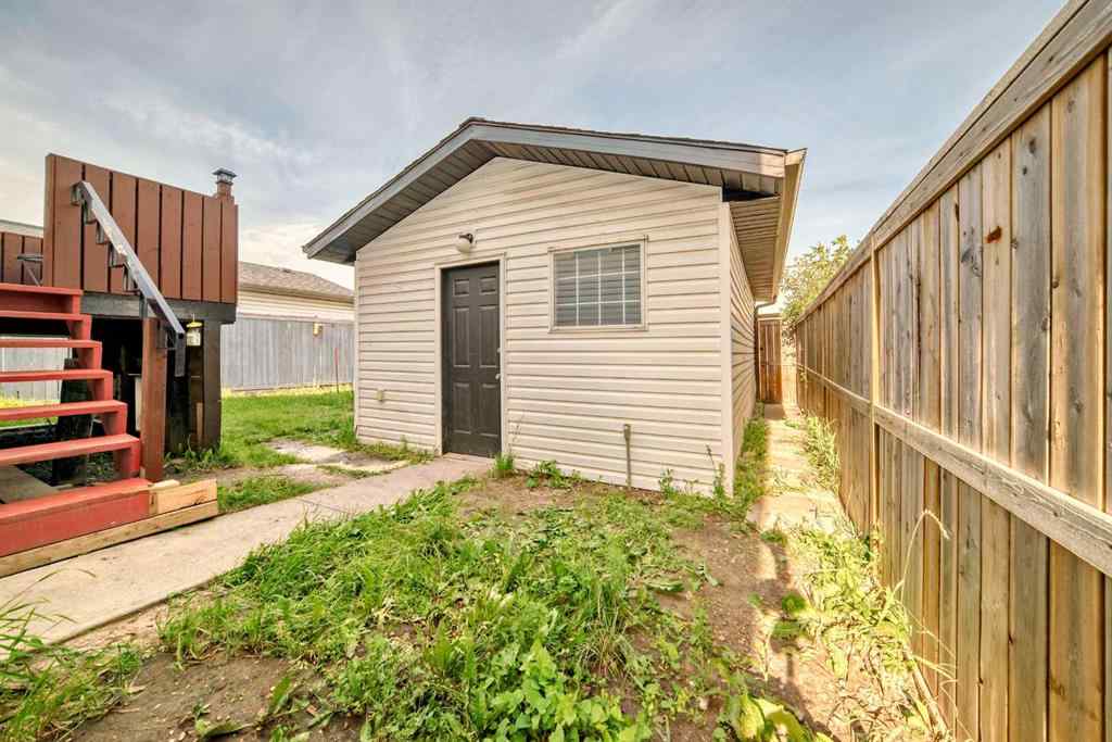 MLS® A2256503 - 128 ERIN MEADOW Way SE in Erin Woods Calgary, Residential