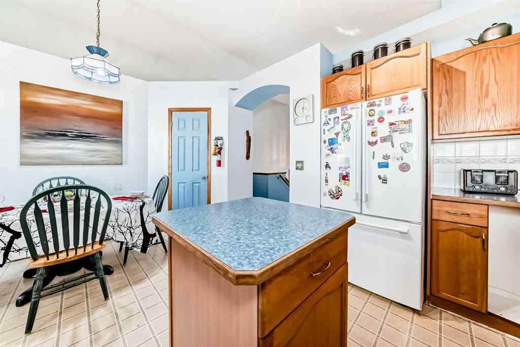 MLS® A2256503 - 128 ERIN MEADOW Way SE in Erin Woods Calgary, Residential