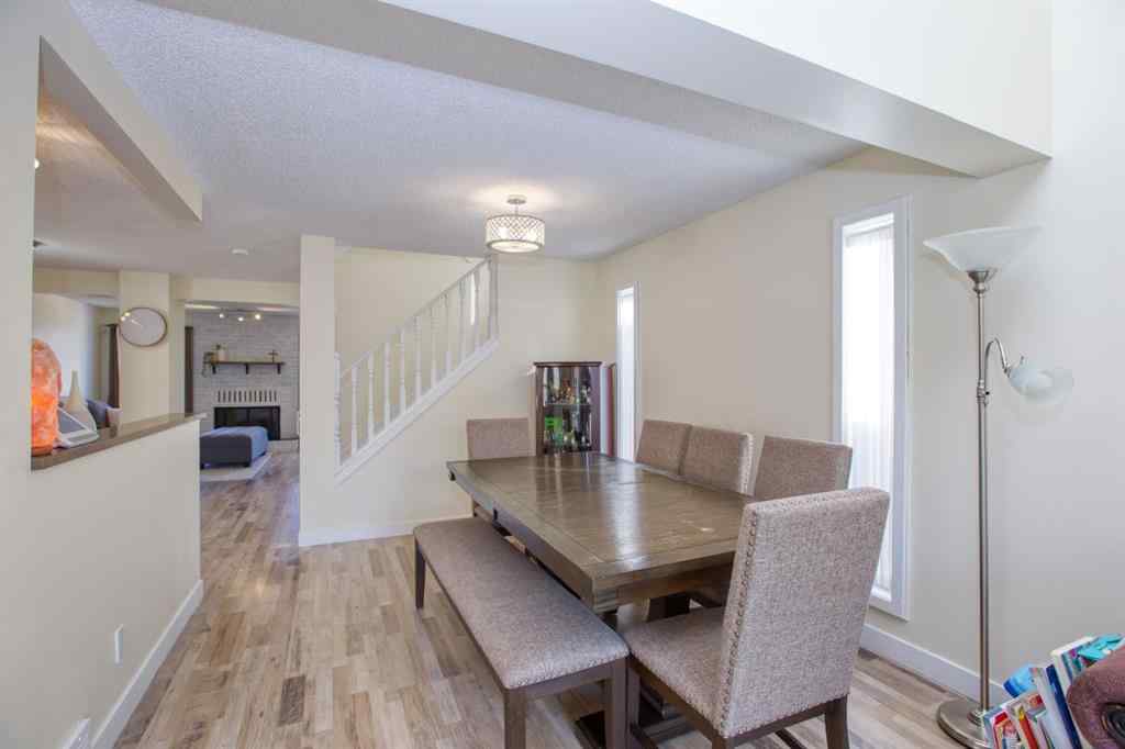 MLS® A2256507 - 40 Strathearn Crescent SW in Strathcona Park Calgary, Residential