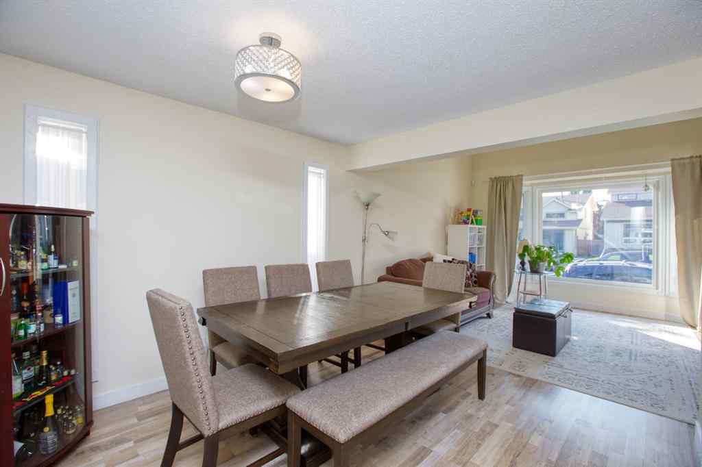 MLS® A2256507 - 40 Strathearn Crescent SW in Strathcona Park Calgary, Residential