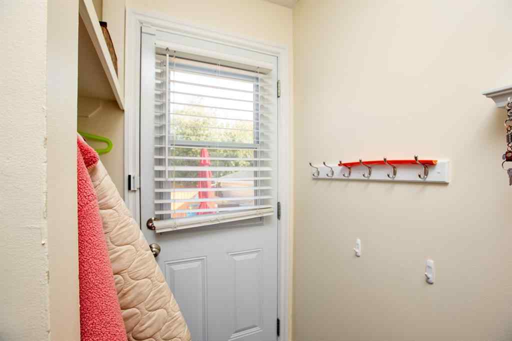 MLS® A2256507 - 40 Strathearn Crescent SW in Strathcona Park Calgary, Residential