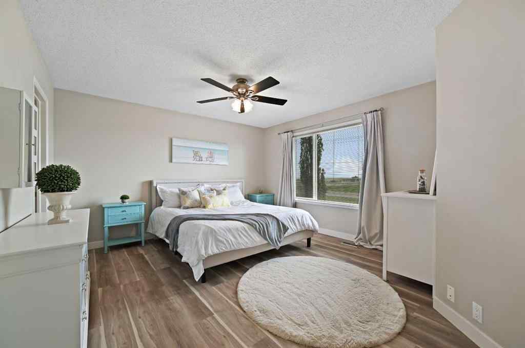 MLS® A2256511 - 66 Somerglen Close SW in Somerset Calgary, Residential