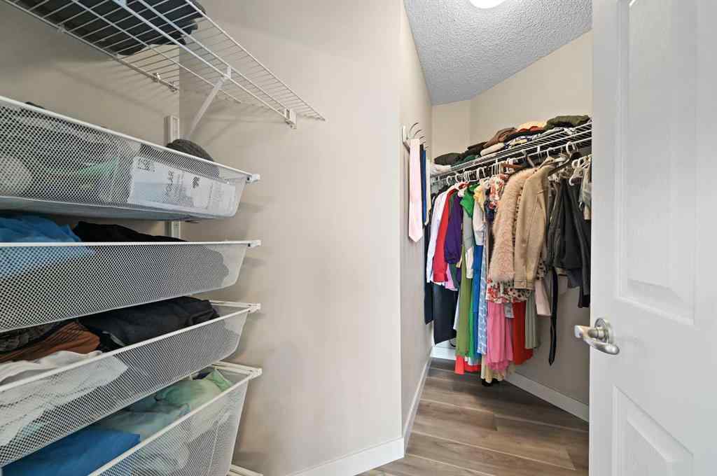 MLS® A2256511 - 66 Somerglen Close SW in Somerset Calgary, Residential