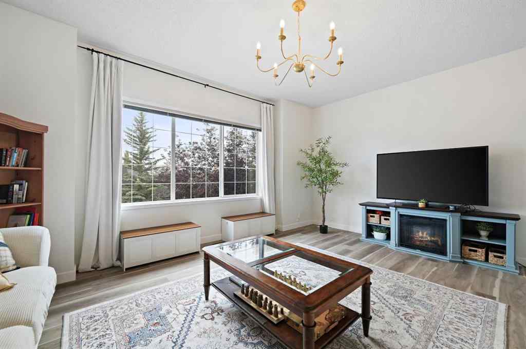 MLS® A2256511 - 66 Somerglen Close SW in Somerset Calgary, Residential
