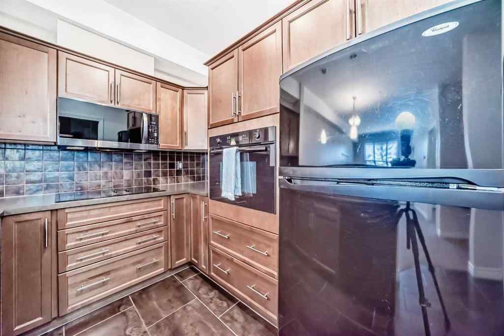 MLS® A2256512 - Unit #206 26 Val Gardena View SW in Springbank Hill Calgary, Residential