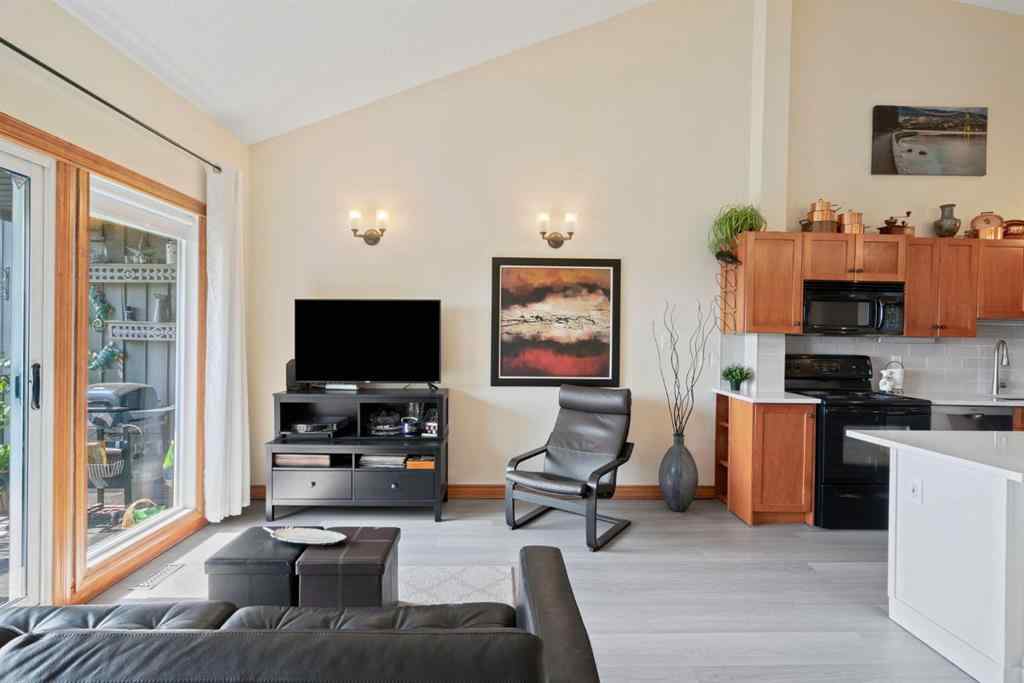 MLS® A2256528 - Unit #F 715 6 Street NE in Renfrew Calgary, Residential
