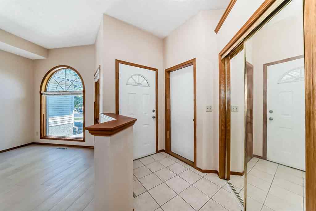 MLS® A2256533 - 247 SHAWINIGAN Drive SW in Shawnessy Calgary, Residential