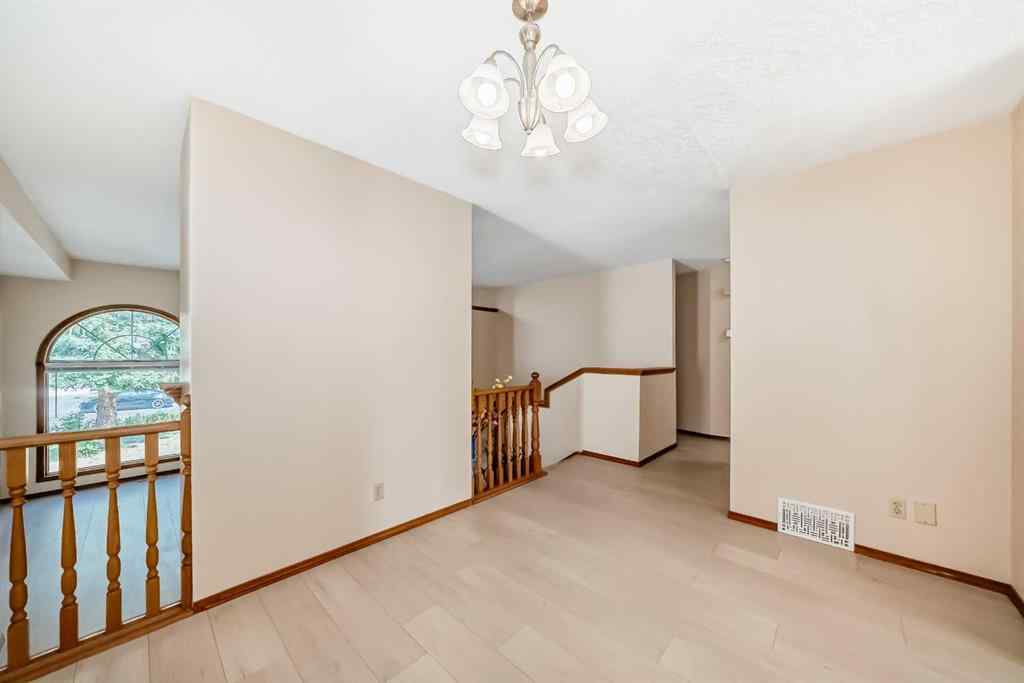 MLS® A2256533 - 247 SHAWINIGAN Drive SW in Shawnessy Calgary, Residential