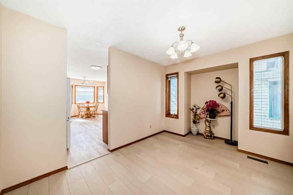 MLS® A2256533 - 247 SHAWINIGAN Drive SW in Shawnessy Calgary, Residential