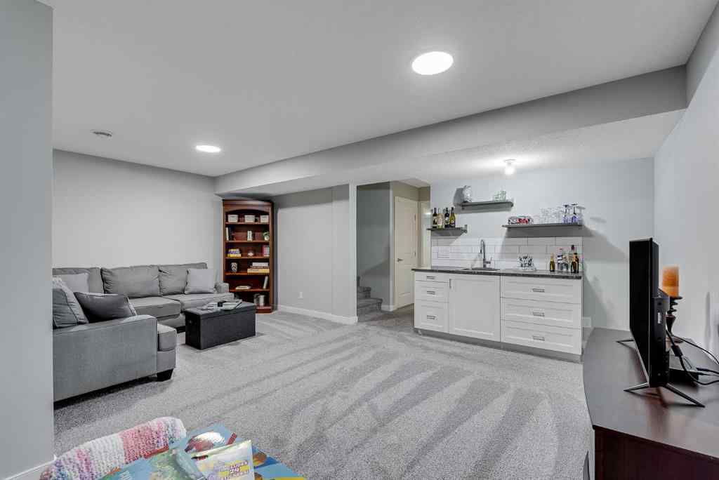 MLS® A2256537 - 211 Willow Place  in The Willows Cochrane, Residential