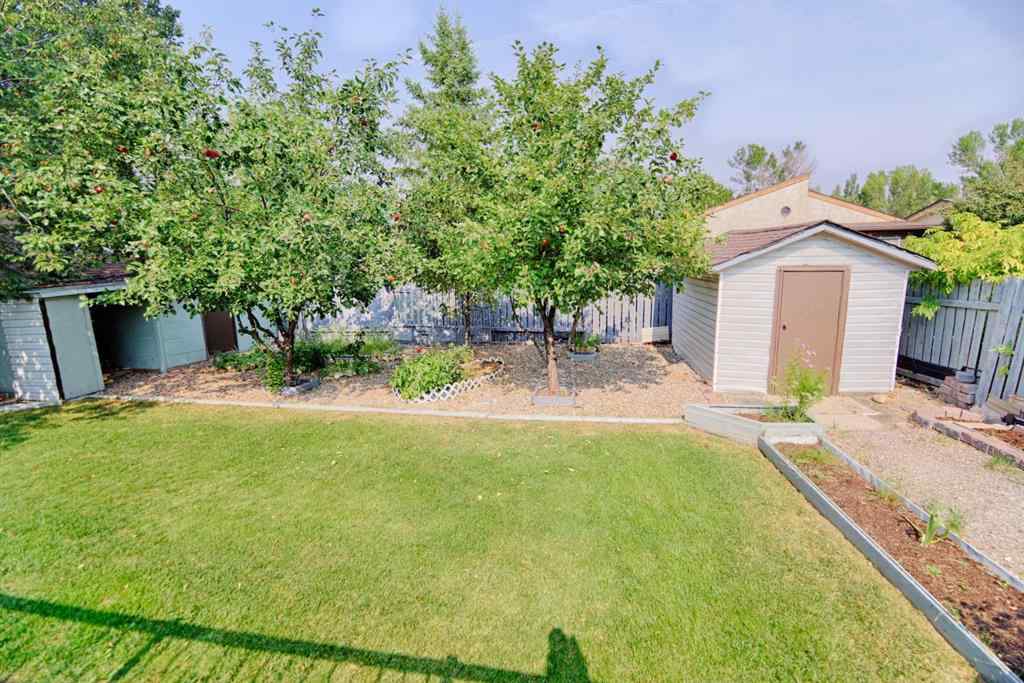 MLS® A2256541 - 110 Ojibwa Road W in Indian Battle Heights Lethbridge, Residential