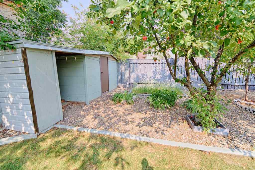 MLS® A2256541 - 110 Ojibwa Road W in Indian Battle Heights Lethbridge, Residential