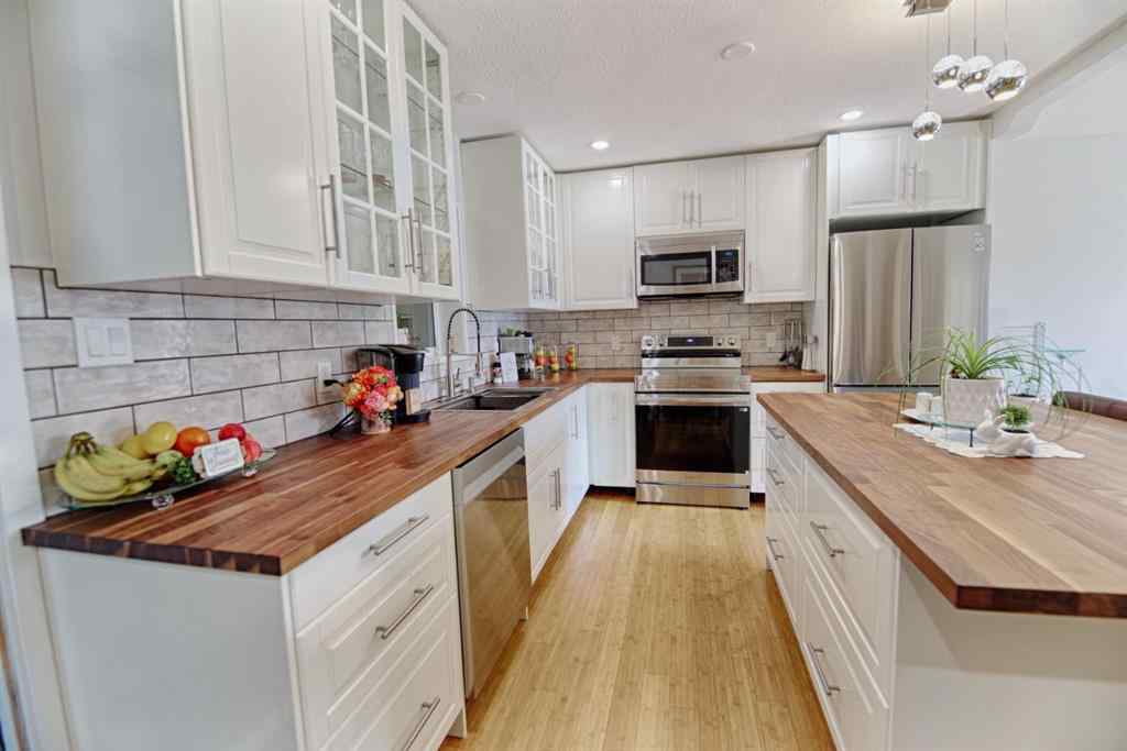 MLS® A2256541 - 110 Ojibwa Road W in Indian Battle Heights Lethbridge, Residential