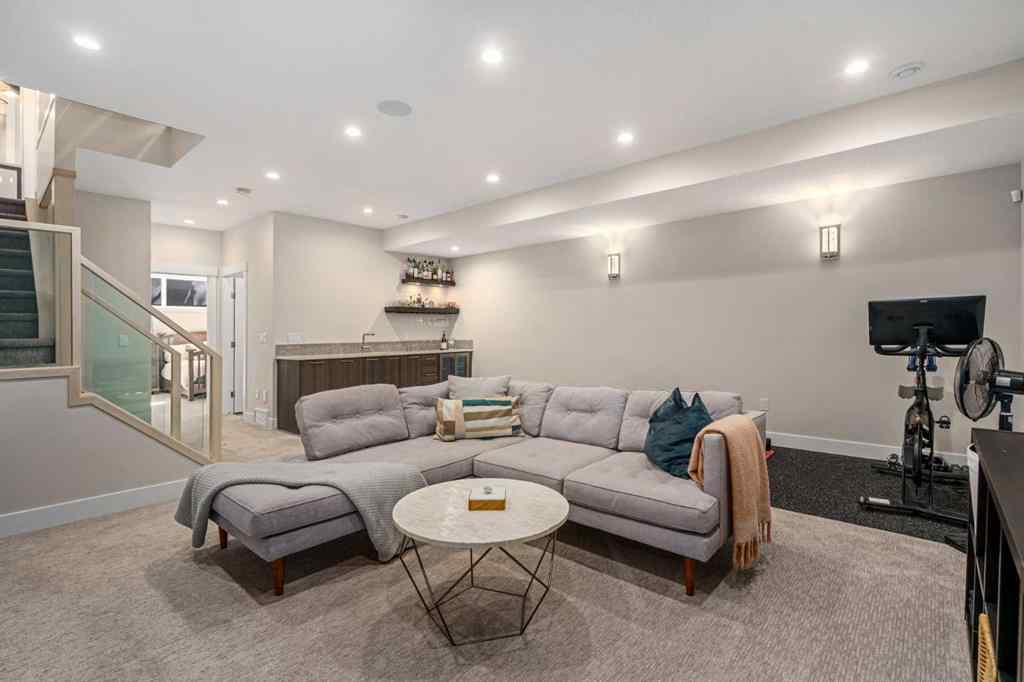 MLS® A2256545 - 3536 36 Avenue SW in Rutland Park Calgary, Residential
