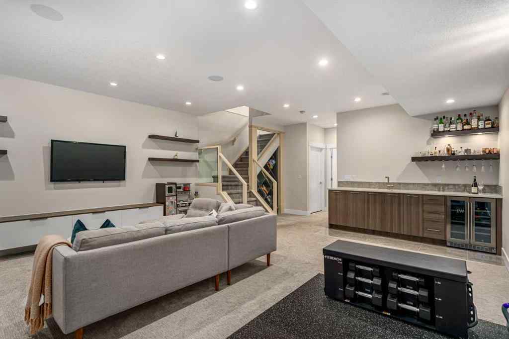 MLS® A2256545 - 3536 36 Avenue SW in Rutland Park Calgary, Residential