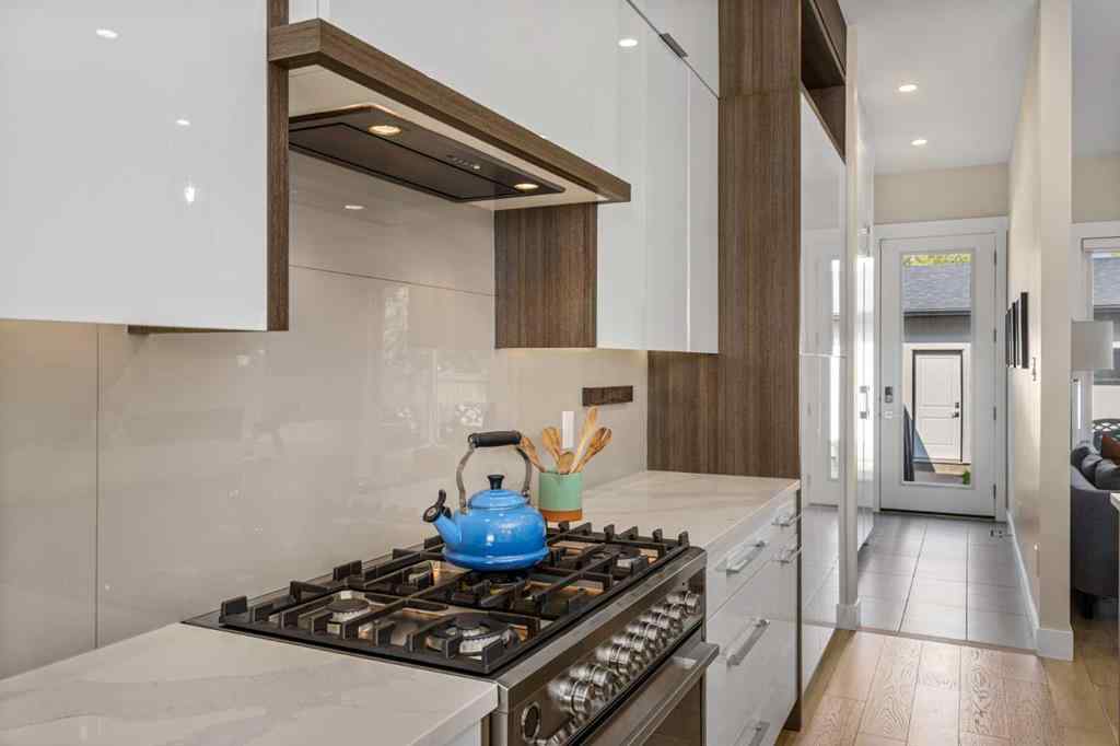 MLS® A2256545 - 3536 36 Avenue SW in Rutland Park Calgary, Residential