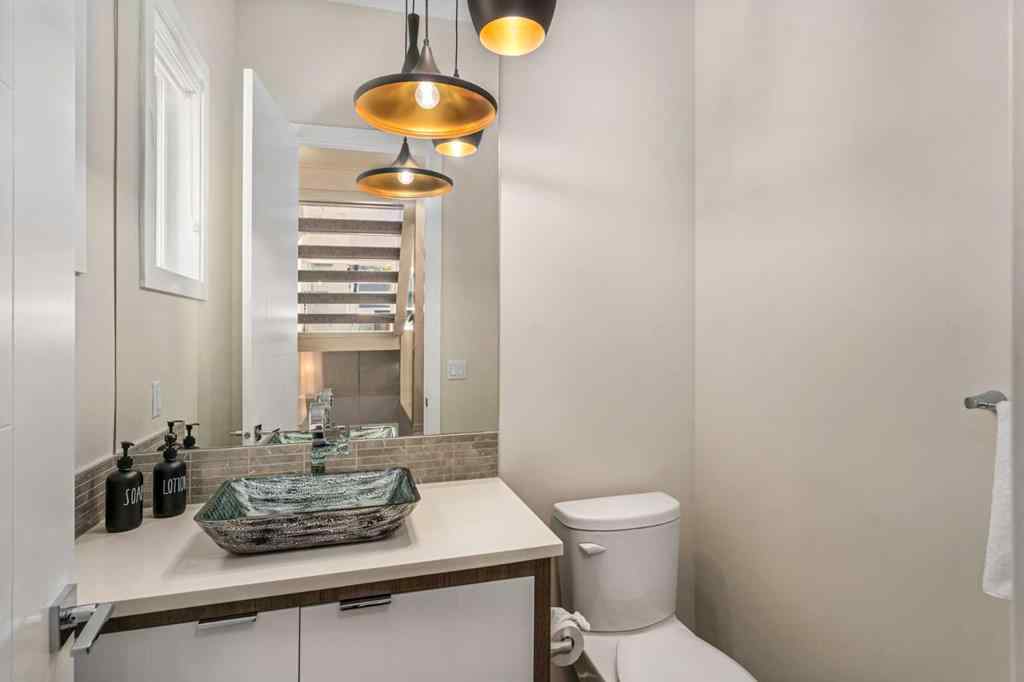 MLS® A2256545 - 3536 36 Avenue SW in Rutland Park Calgary, Residential