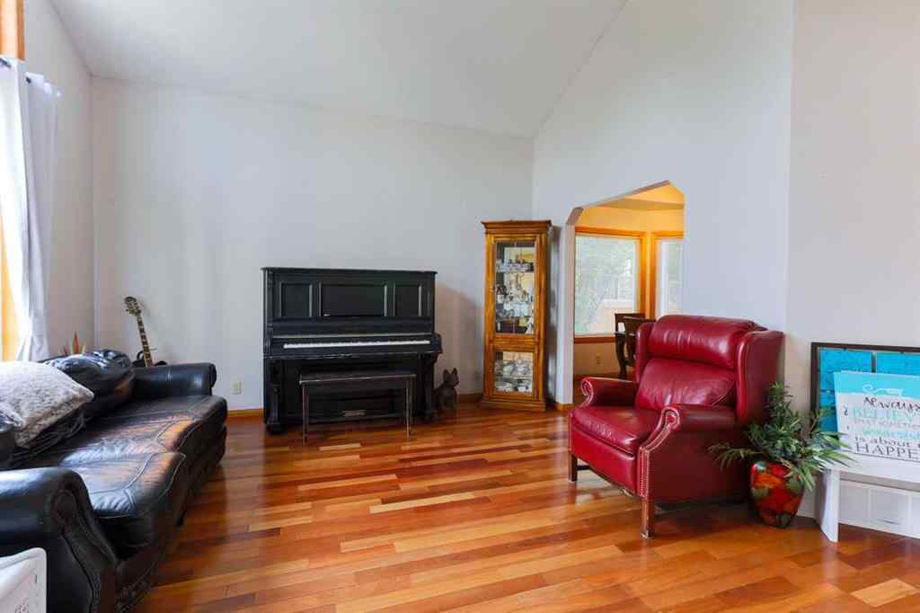 MLS® A2256547 - 1118 Maple Avenue  in NONE Crossfield, Residential
