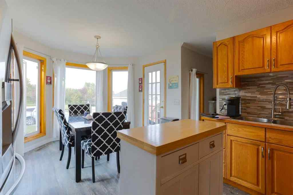 MLS® A2256547 - 1118 Maple Avenue  in NONE Crossfield, Residential