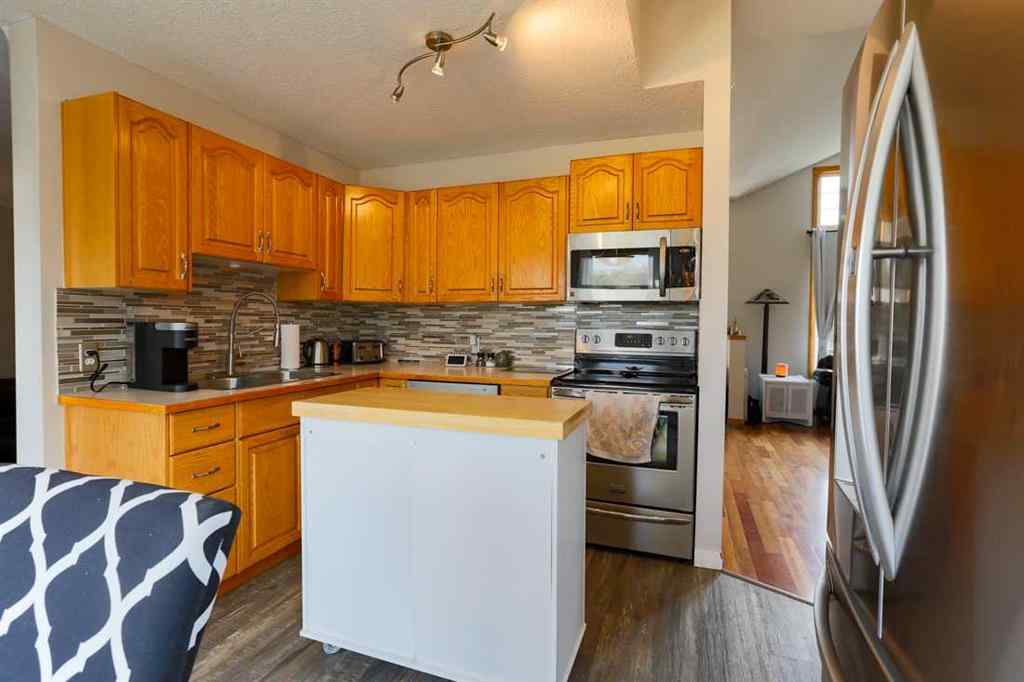 MLS® A2256547 - 1118 Maple Avenue  in NONE Crossfield, Residential