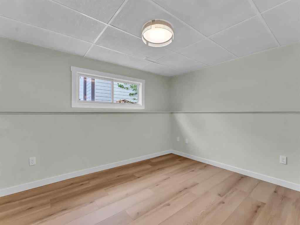 MLS® A2256549 - 27 East Glen Street SE in Ross Glen Medicine Hat, Residential