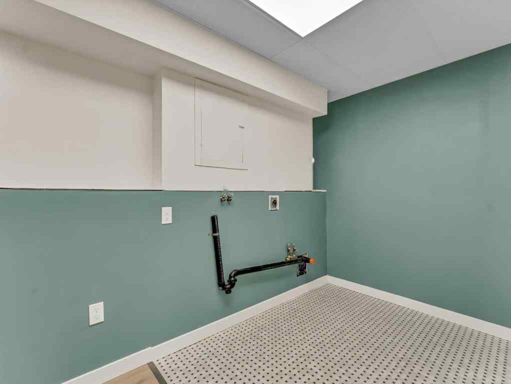 MLS® A2256549 - 27 East Glen Street SE in Ross Glen Medicine Hat, Residential