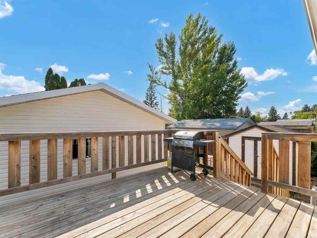 MLS® A2256549 - 27 East Glen Street SE in Ross Glen Medicine Hat, Residential
