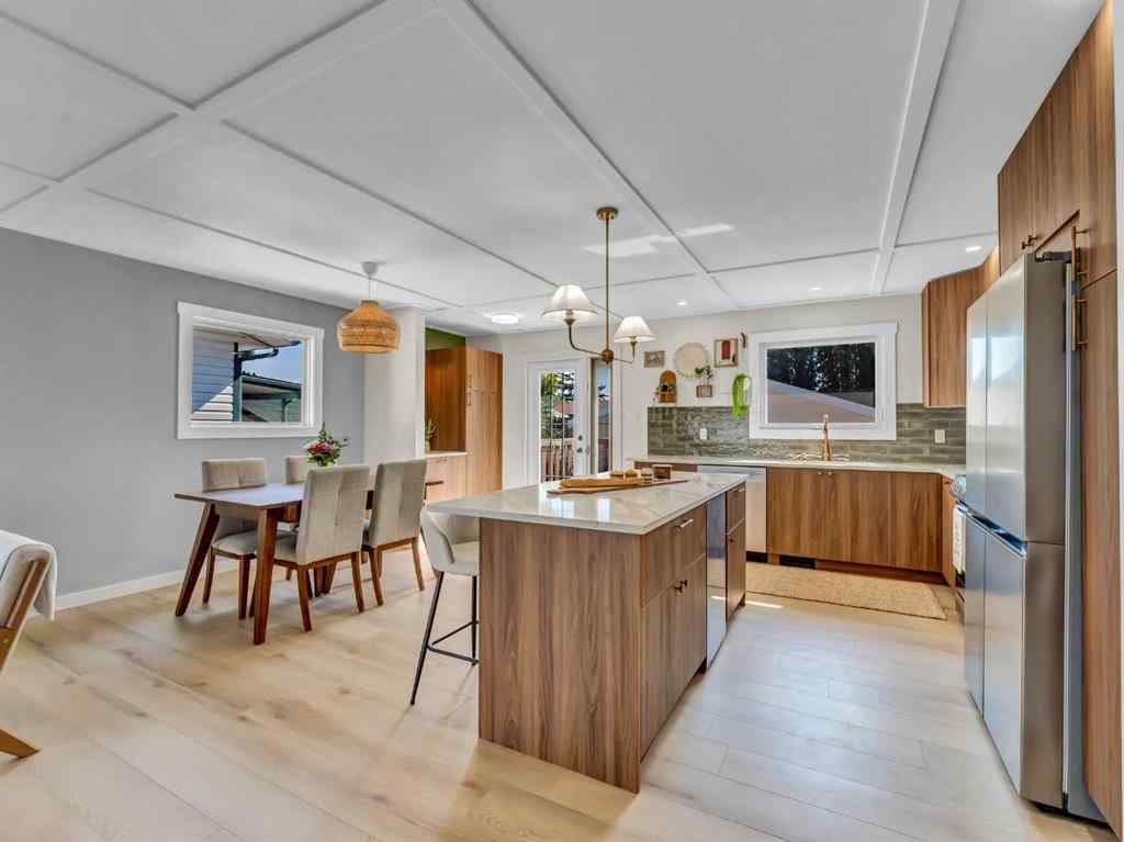 MLS® A2256549 - 27 East Glen Street SE in Ross Glen Medicine Hat, Residential