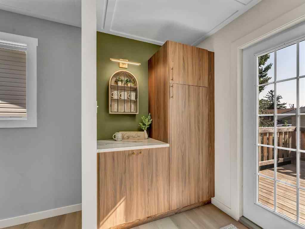 MLS® A2256549 - 27 East Glen Street SE in Ross Glen Medicine Hat, Residential
