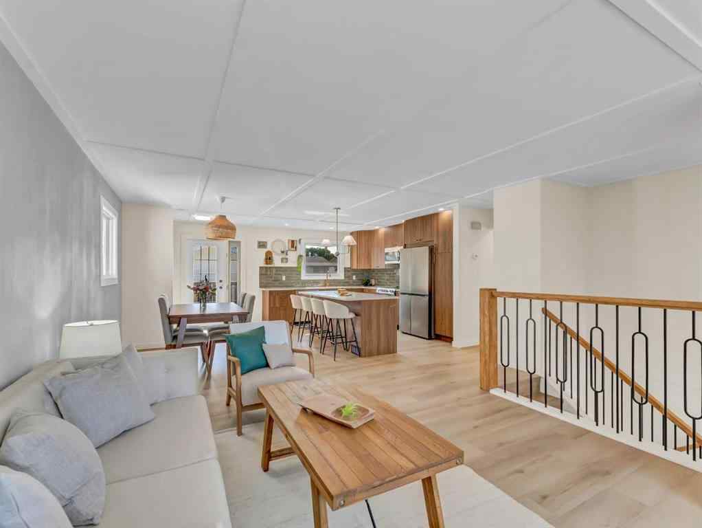 MLS® A2256549 - 27 East Glen Street SE in Ross Glen Medicine Hat, Residential