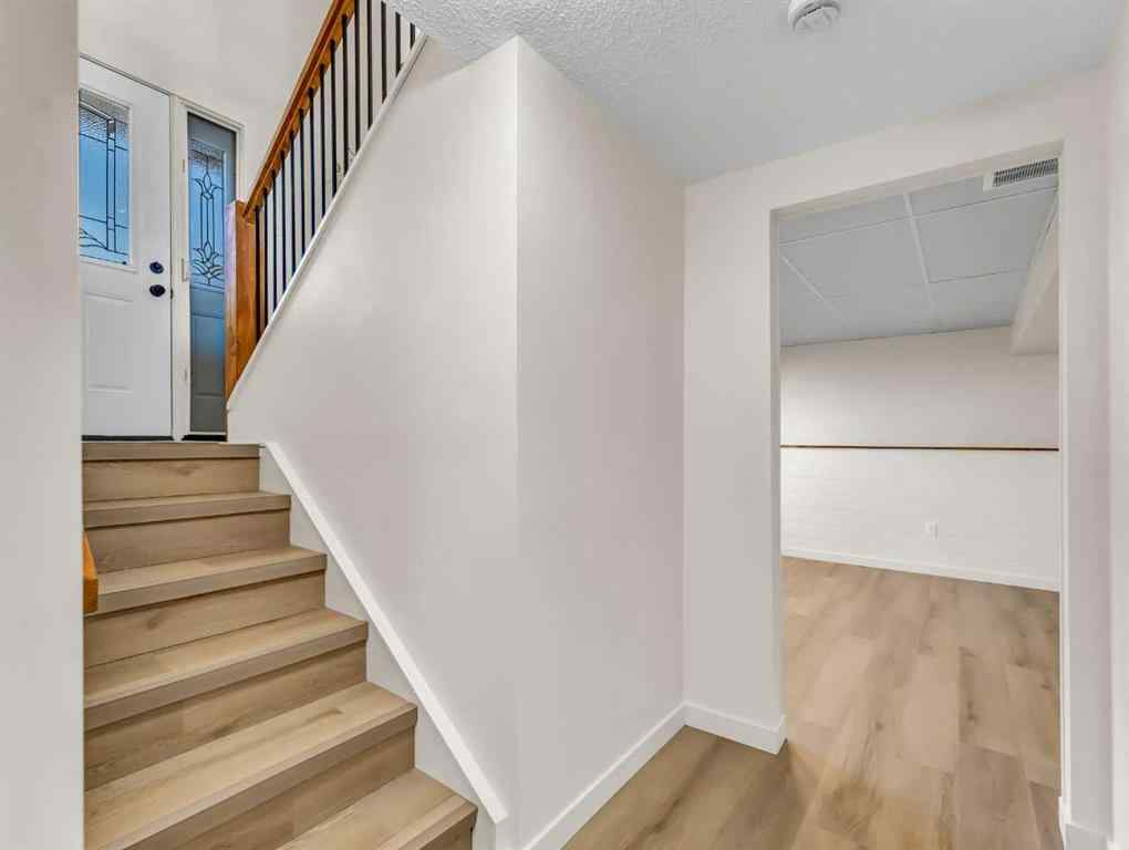 MLS® A2256549 - 27 East Glen Street SE in Ross Glen Medicine Hat, Residential