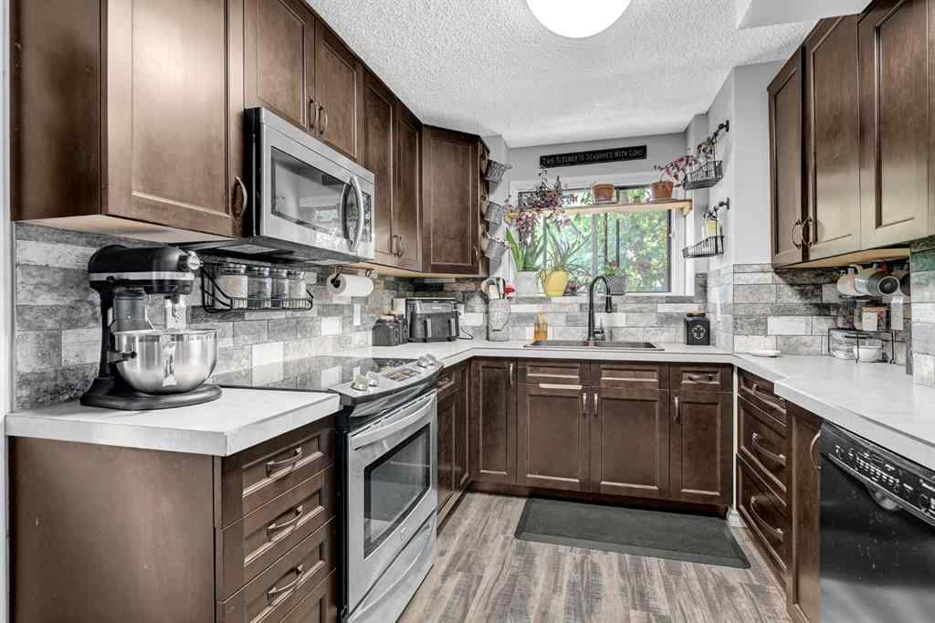 MLS® A2256552 - 7106 99C Street  in South Patterson Place Grande Prairie, Residential