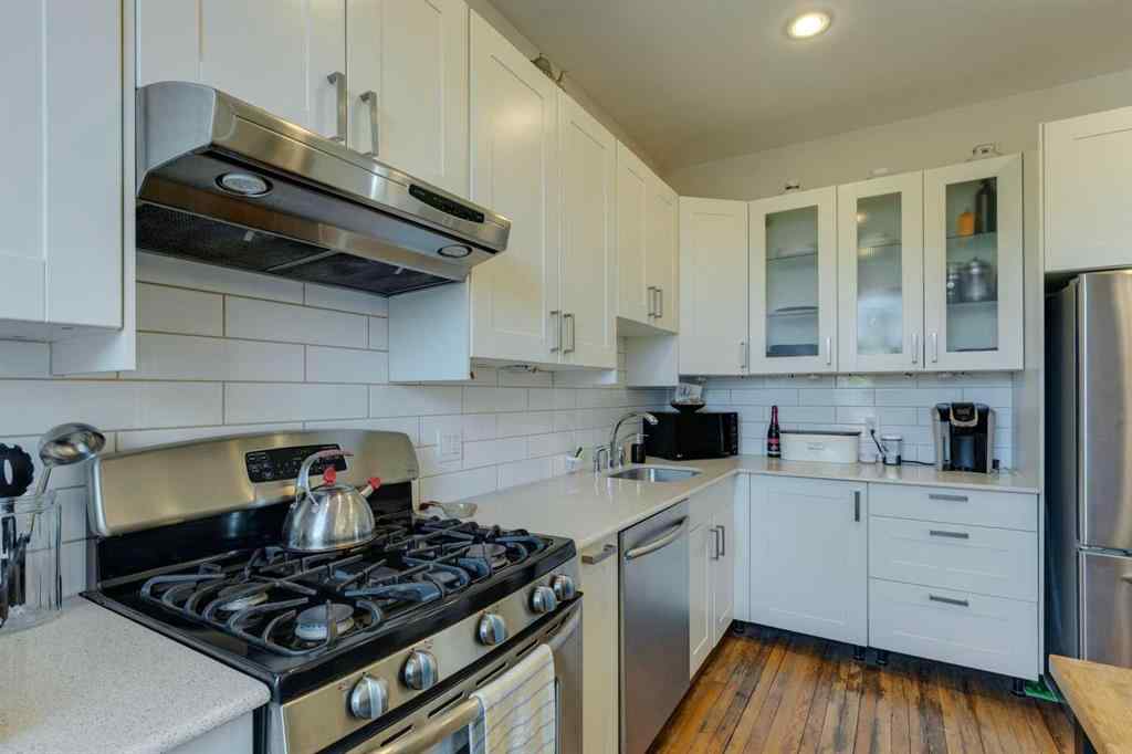 MLS® A2256559 - 2327 15A Street SE in Inglewood Calgary, Residential